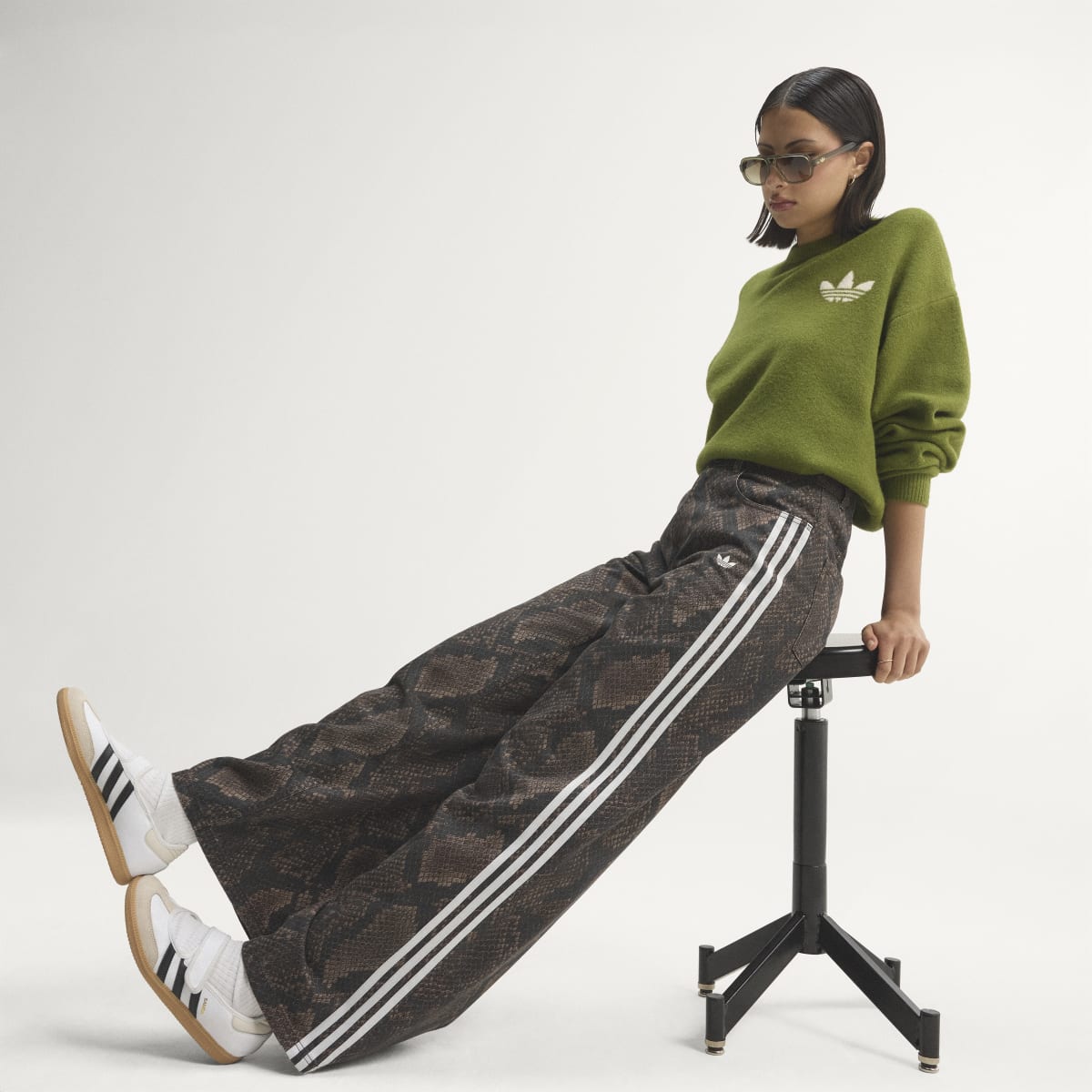 Pantalón deportivo para mujer color café - vista 8
