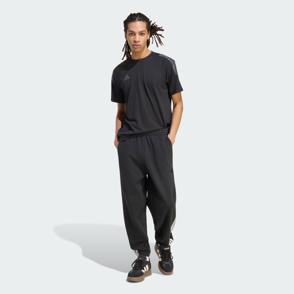 Pantalón deportivo para hombre color negro y blanco - vista 4