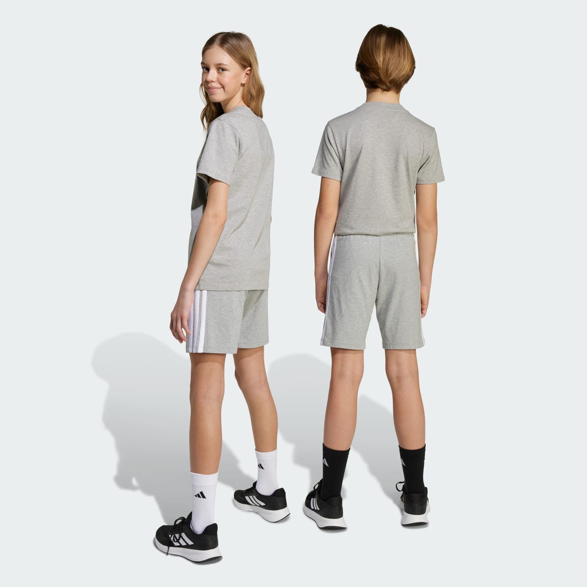 Short deportivo para niños color gris y blanco - vista 3