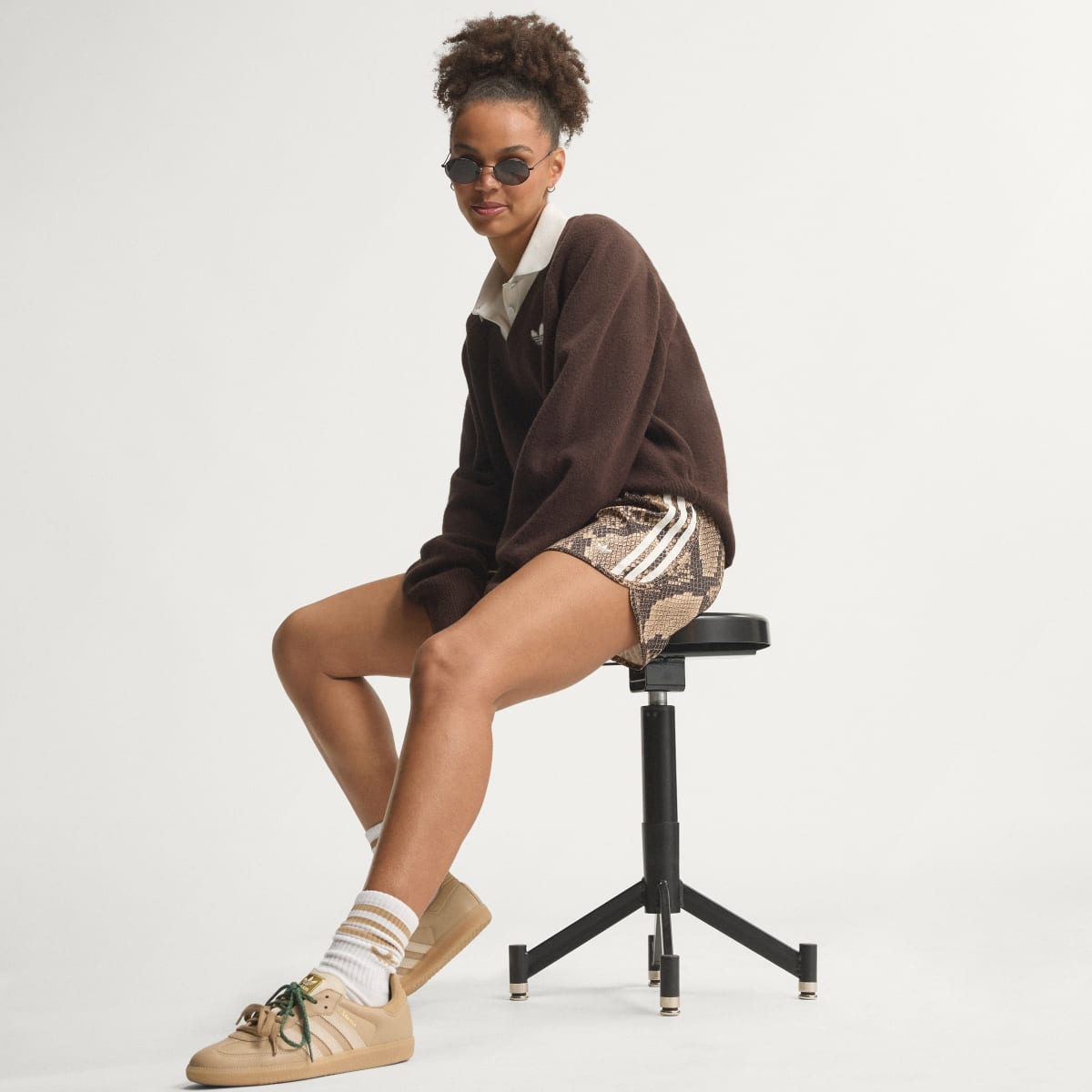 Short deportivo para mujer color beige - vista 5