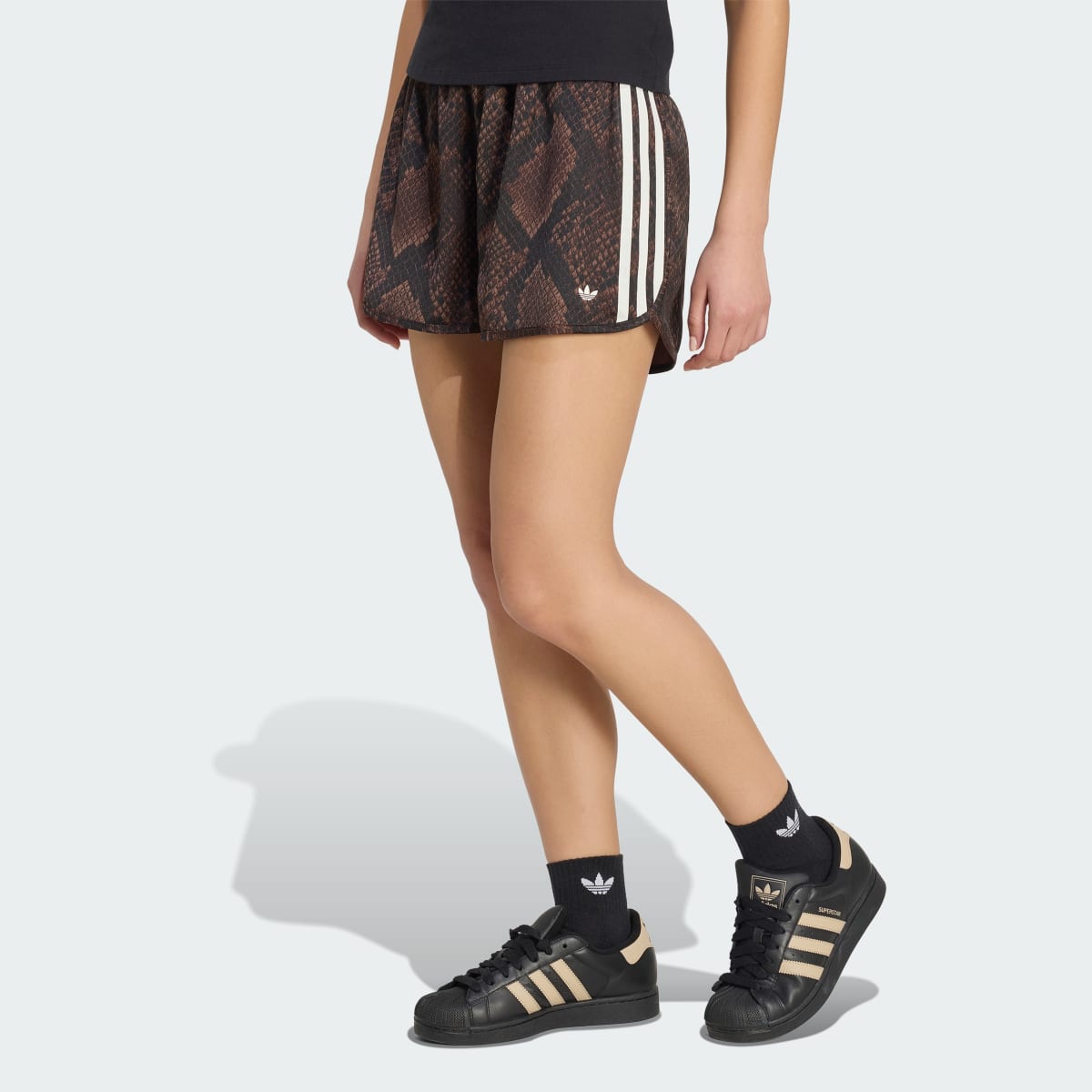 Short deportivo para mujer color café - vista 1
