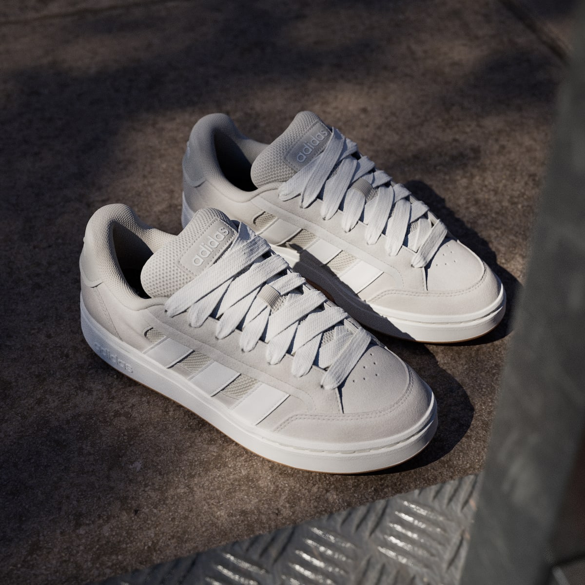 Tenis casuales para hombre color beige y blanco - vista 4