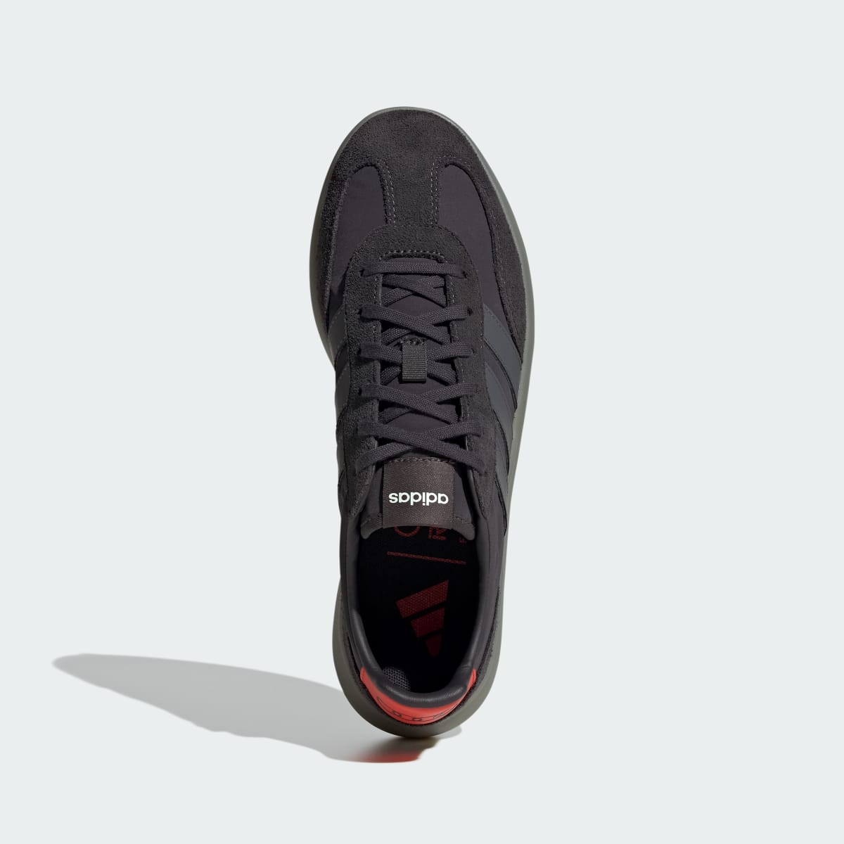 Tenis casuales unisex color negro y rojo - vista 3