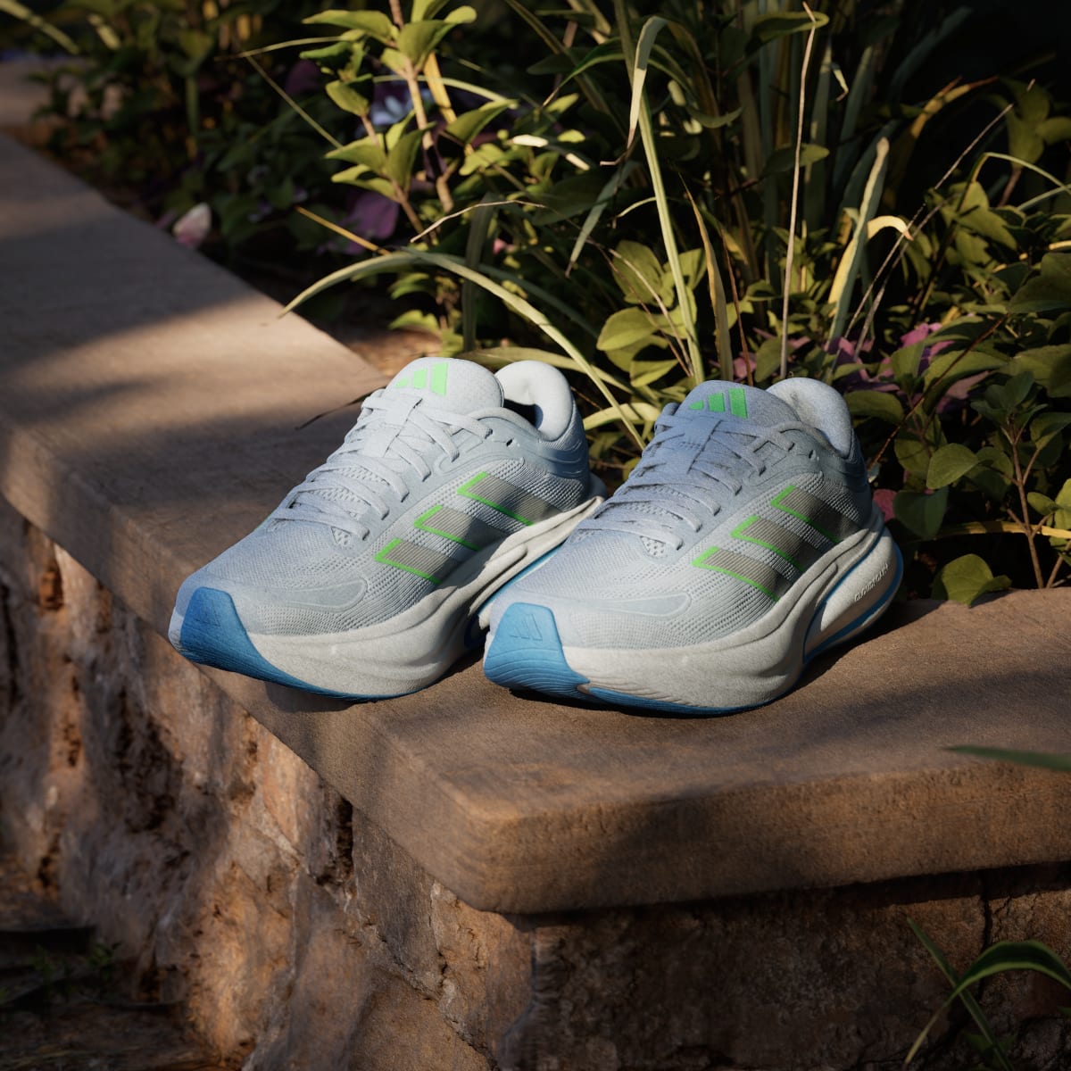 Tenis de running para mujer color plateado - vista 4