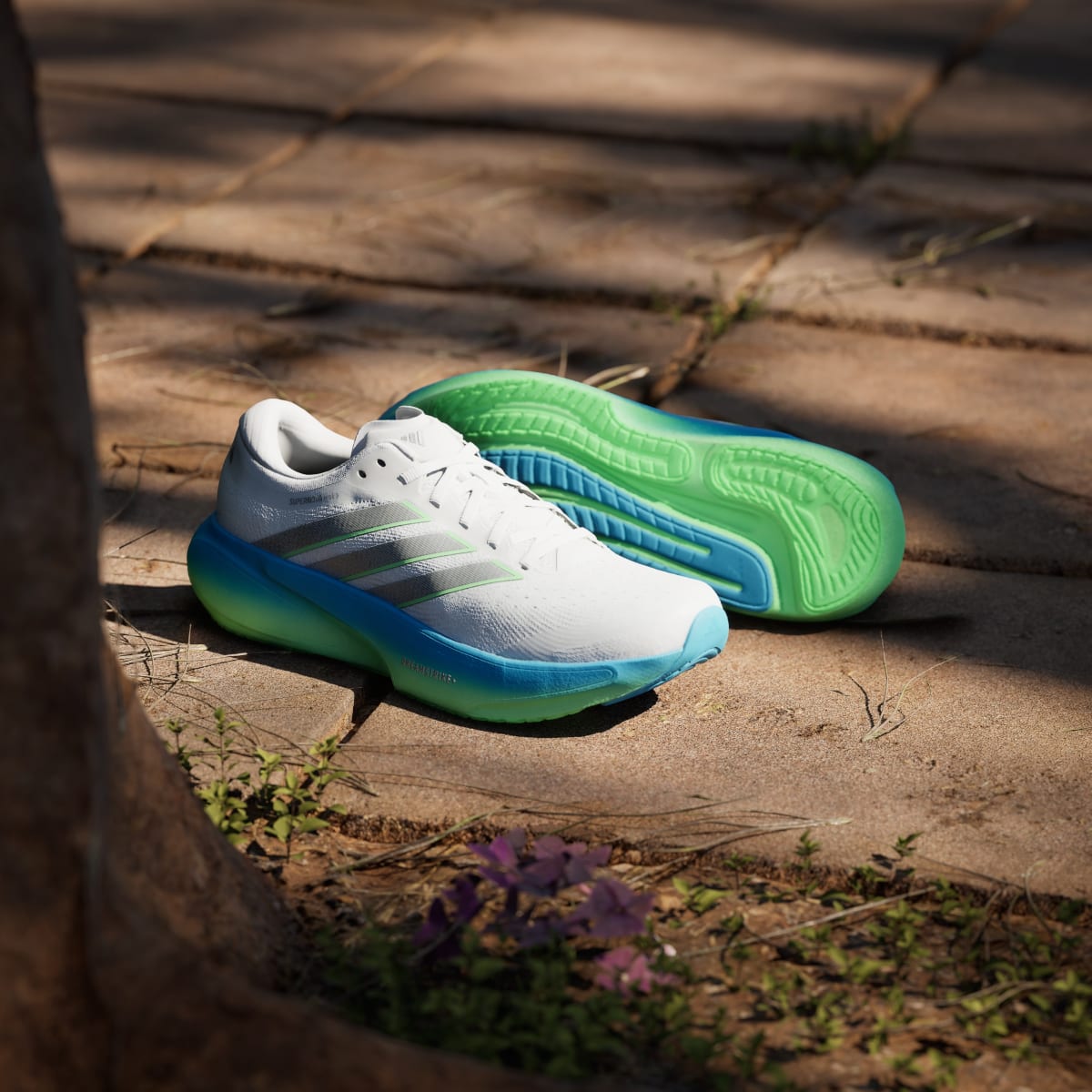Tenis de running para hombre color blanco y plateado - vista 7