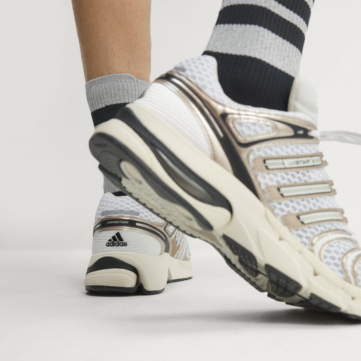 Tenis casuales unisex color blanco y gris - vista 8
