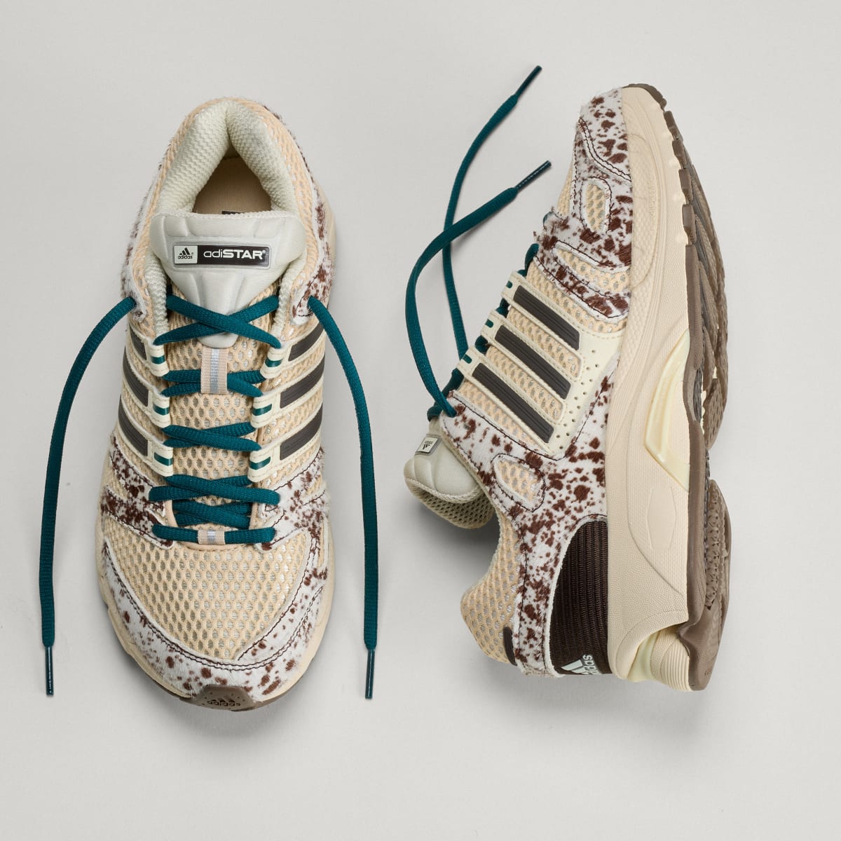 Tenis casuales para mujer color blanco y café - vista 3