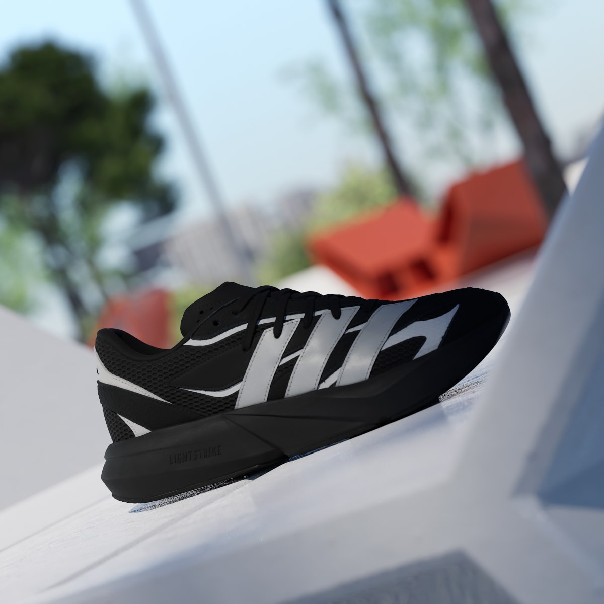 Tenis casuales para hombre color negro y plateado - vista 2