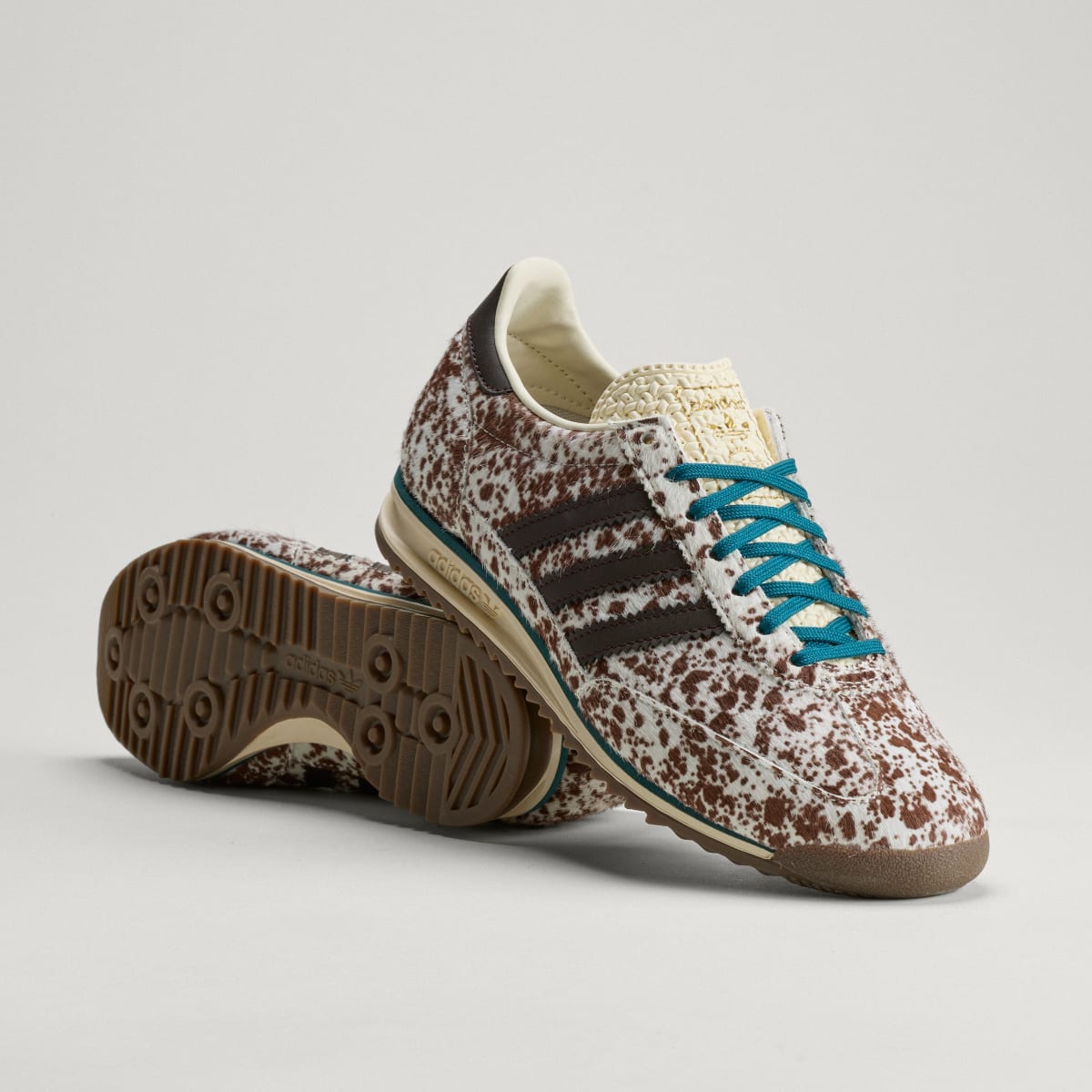 Tenis casuales para mujer color blanco y café - vista 1