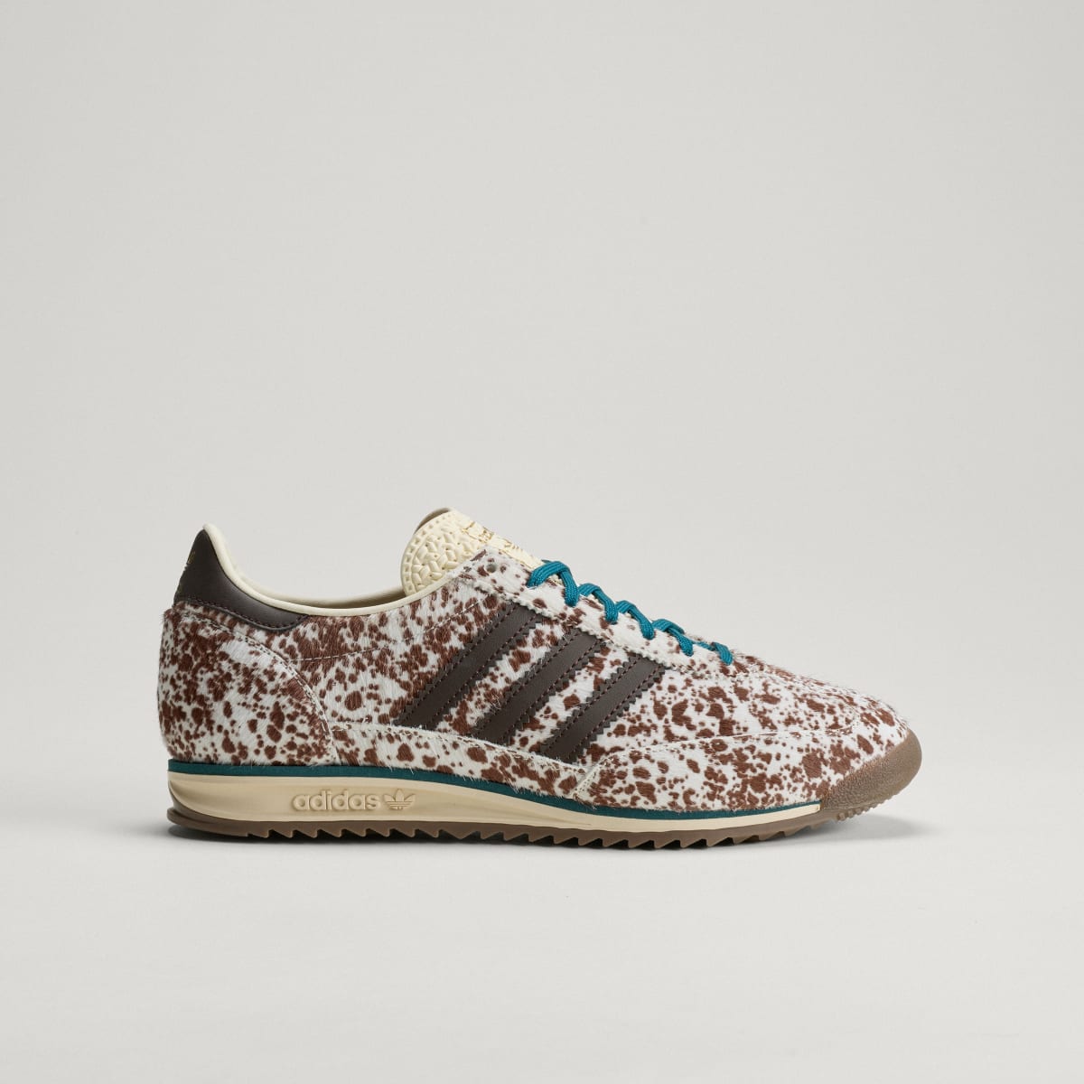 Tenis casuales para mujer color blanco y café - vista 3
