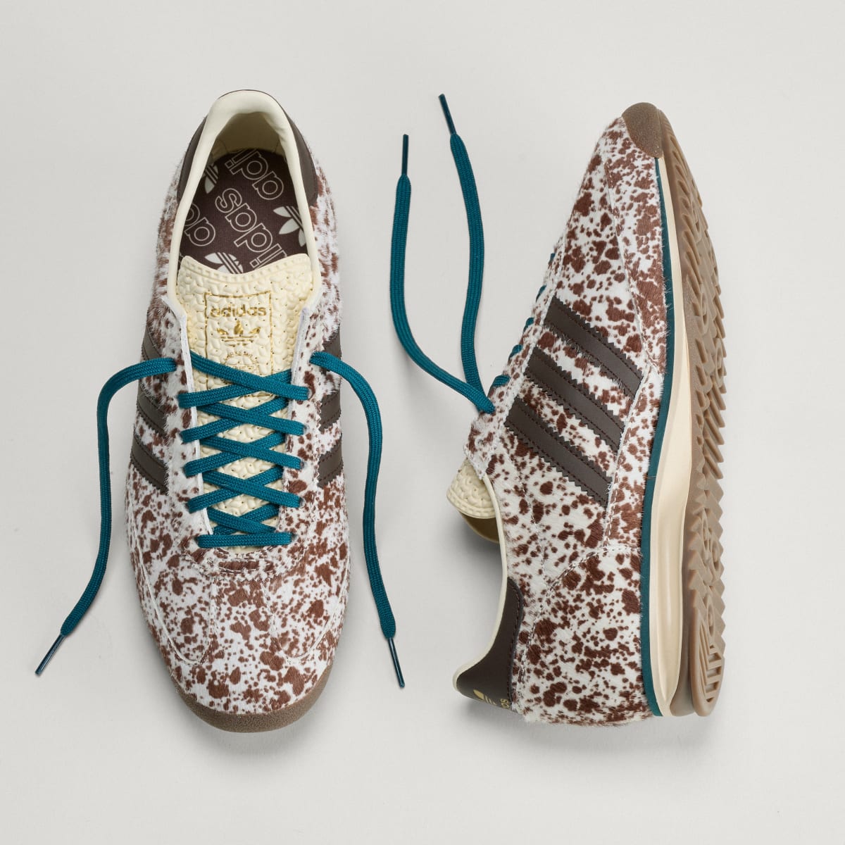 Tenis casuales para mujer color blanco y café - vista 4