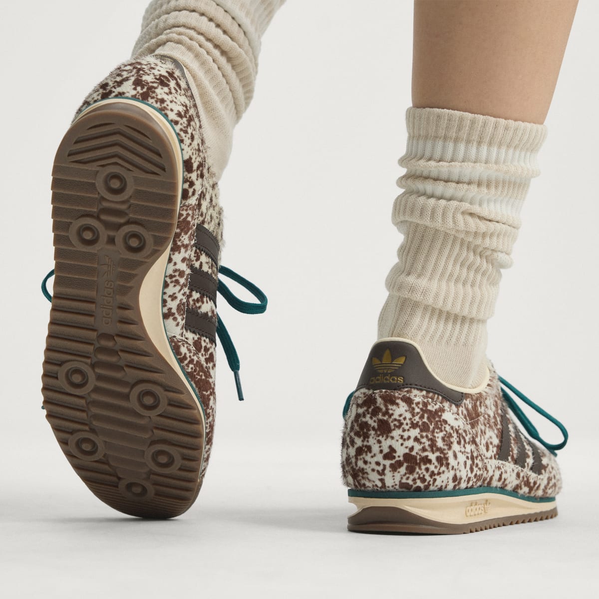 Tenis casuales para mujer color blanco y café - vista 6