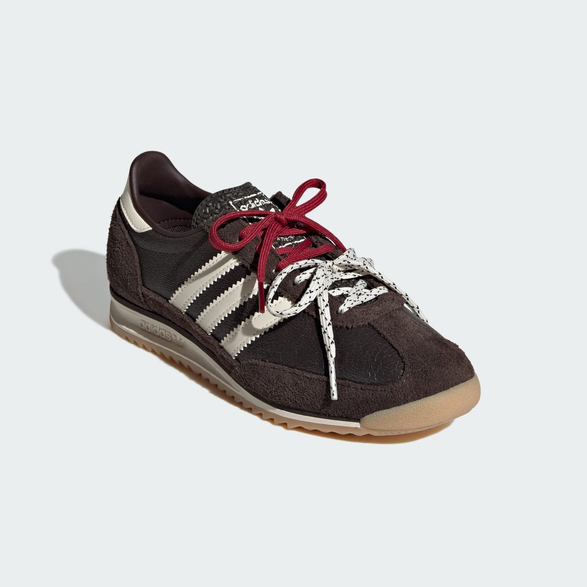 Tenis casuales para mujer color café y blanco - vista 5