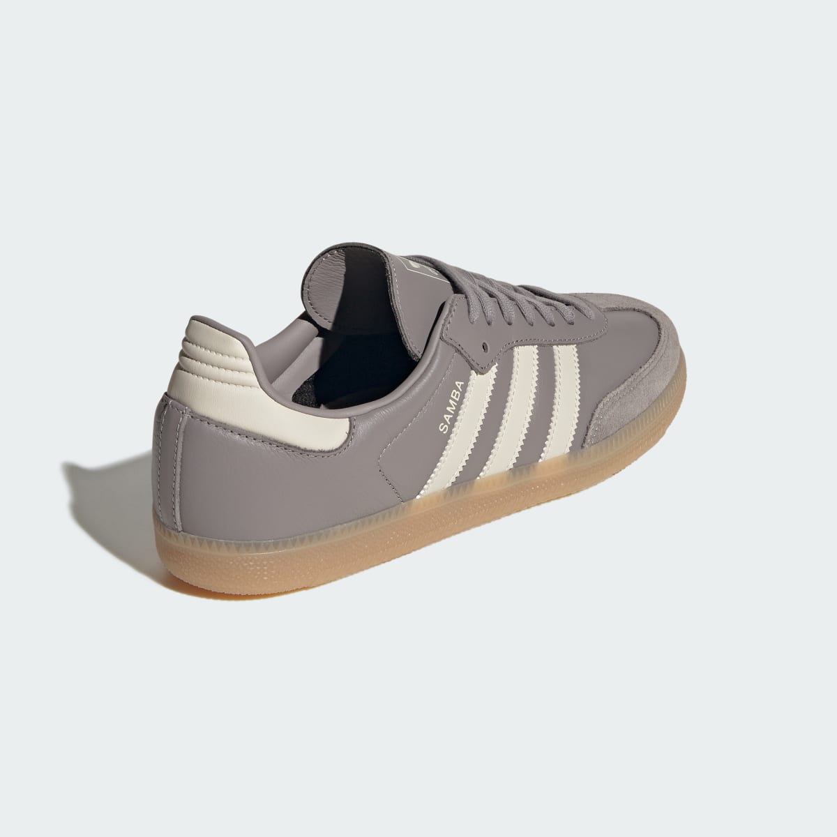 Tenis casuales para hombre color gris y goma - vista 6