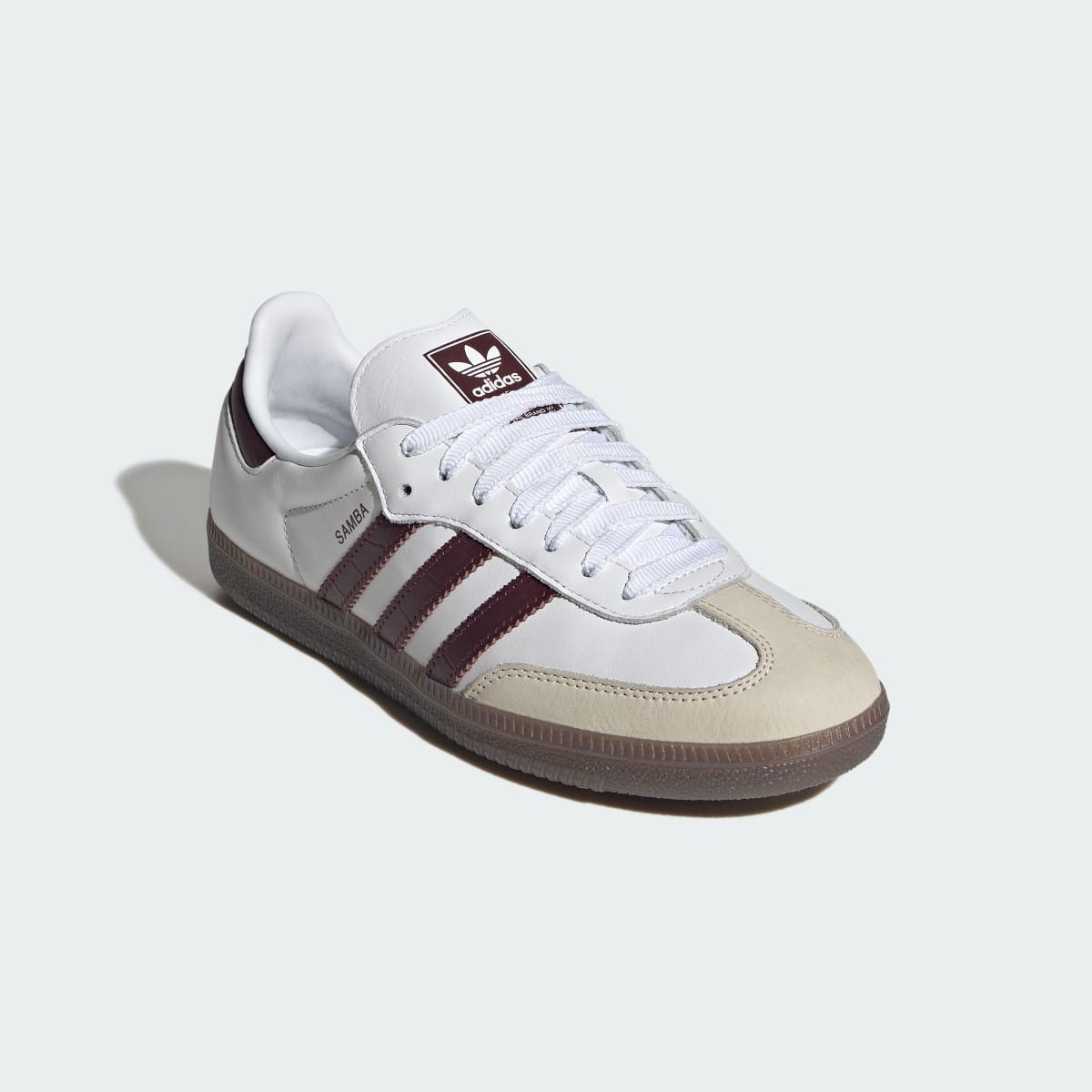 Tenis casuales para mujer color blanco y granate - vista 5