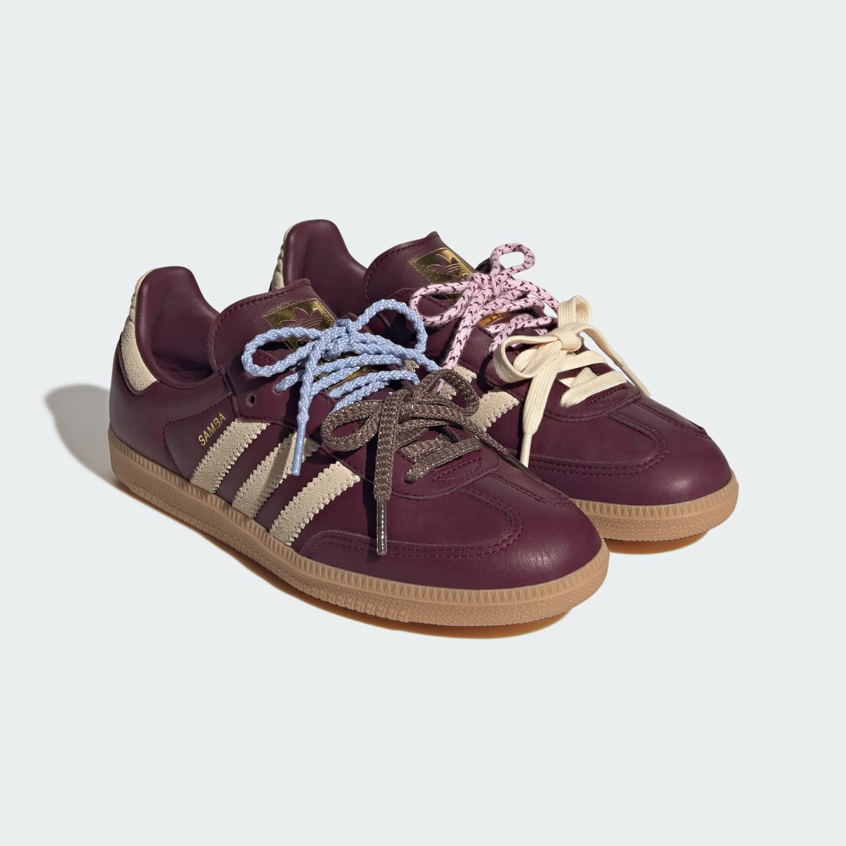 Tenis casuales para mujer color granate y vainilla - vista 3