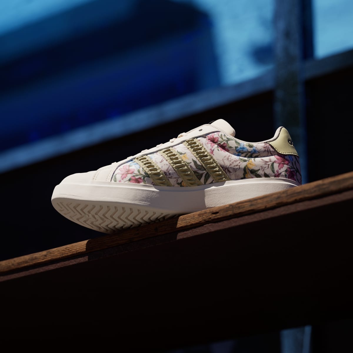 Tenis casuales para mujer color dorado - vista 6