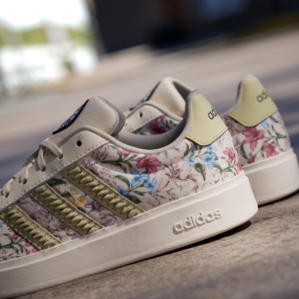 Tenis casuales para mujer color dorado - vista 8