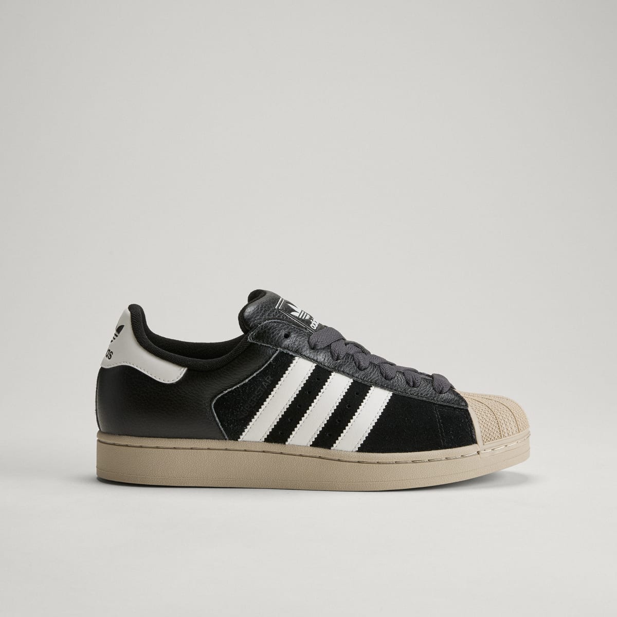 Tenis casuales unisex color negro y blanco - vista 3