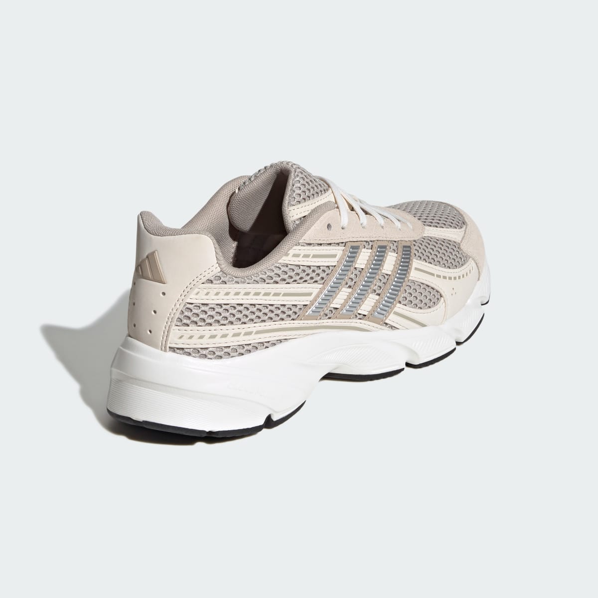 Tenis casuales para mujer color beige y plateado - vista 6