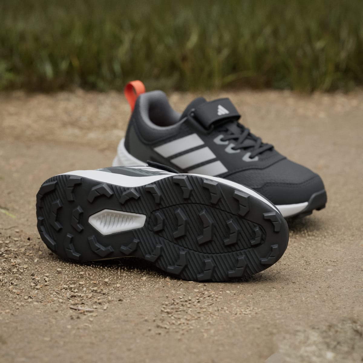 Tenis de senderismo para niños color negro y gris - vista 3
