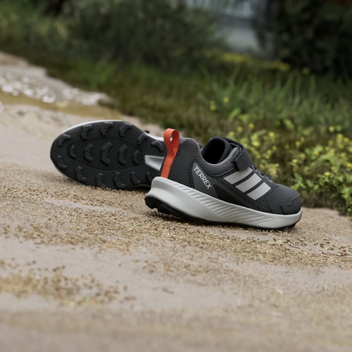 Tenis de senderismo para niños color negro y gris - vista 7