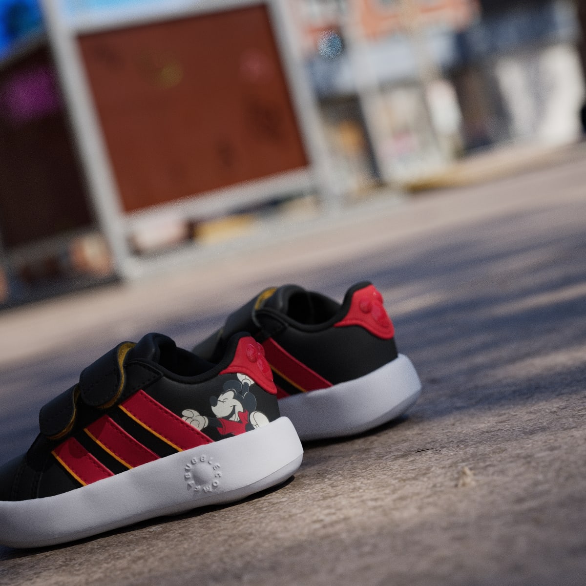Tenis casuales para niños color negro y amarillo - vista 8