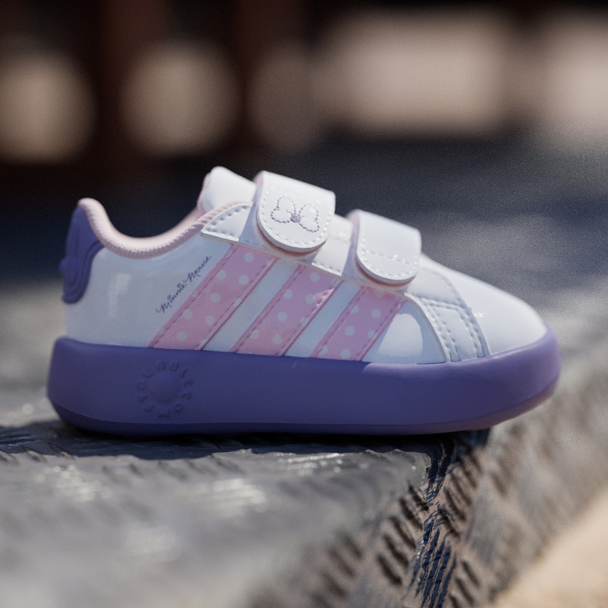 Tenis casuales para niños color blanco y rosa - vista 2