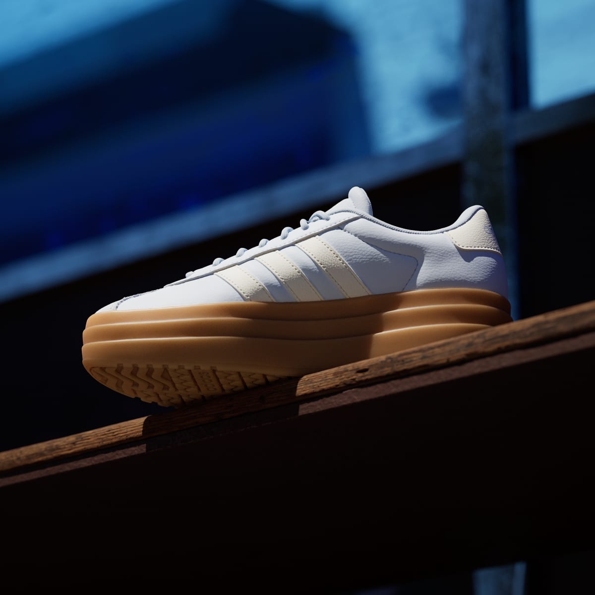 Tenis casuales para mujer color blanco y dorado - vista 6
