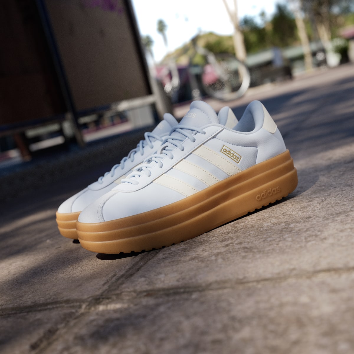 Tenis casuales para mujer color blanco y dorado - vista 7