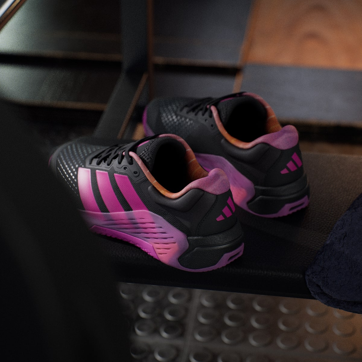 Tenis de entrenamiento para mujer color negro - vista 5