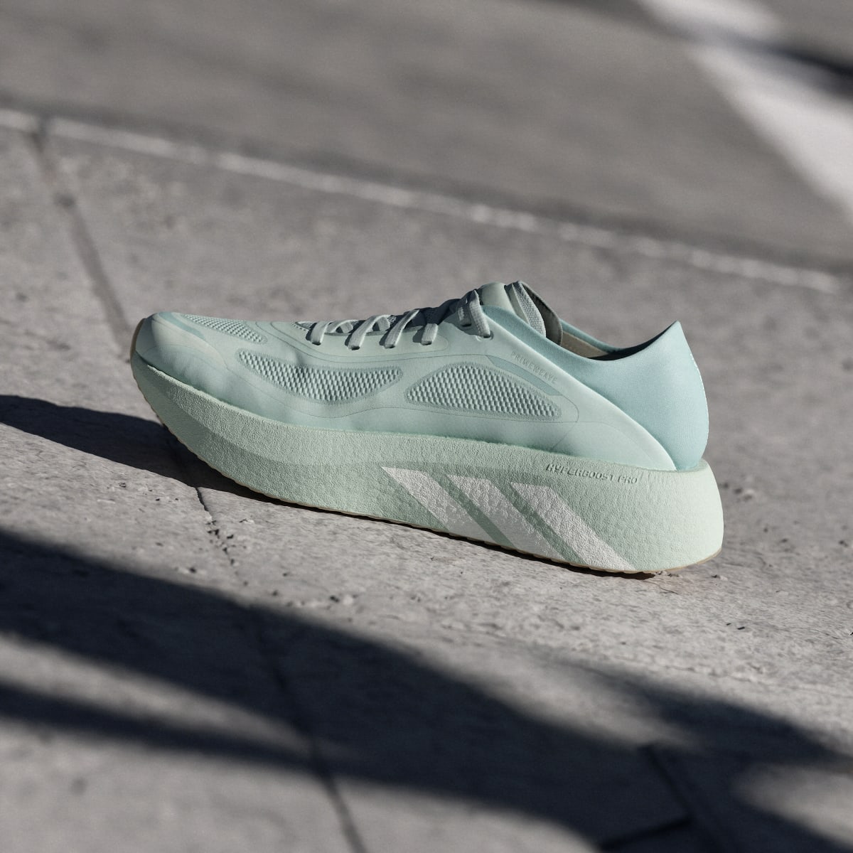 Tenis de running para mujer color verde y blanco - vista 7
