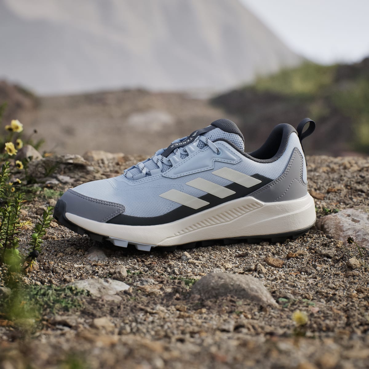 Tenis de senderismo para mujer color azul y blanco - vista 6