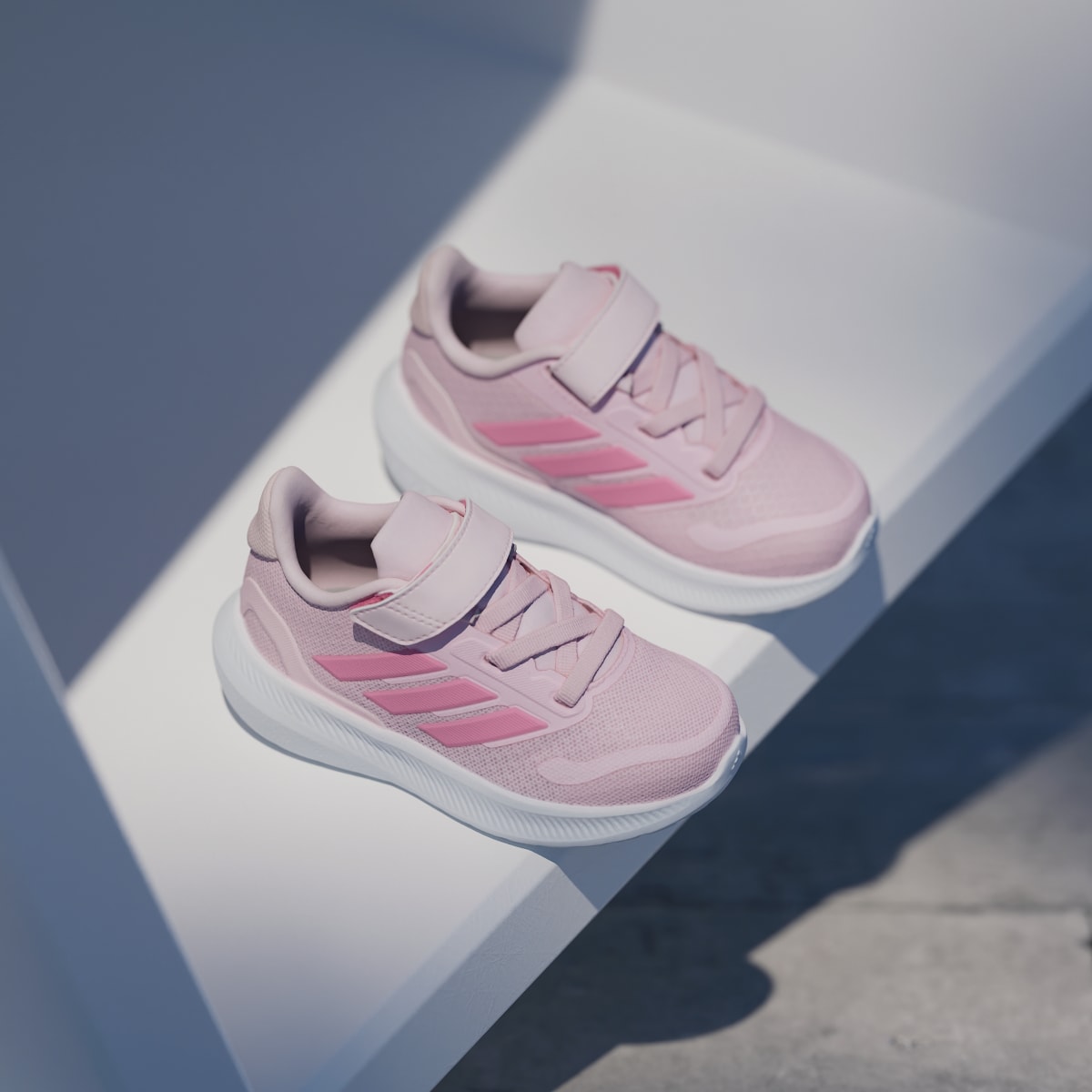 Tenis casuales para niños color rosa - vista 4