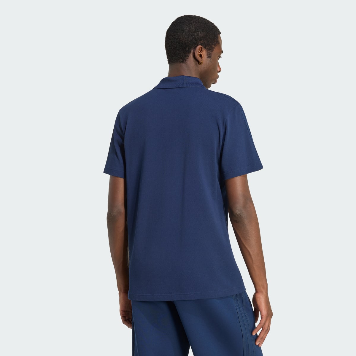 Prenda deportiva para hombre color tono neutro - vista 3