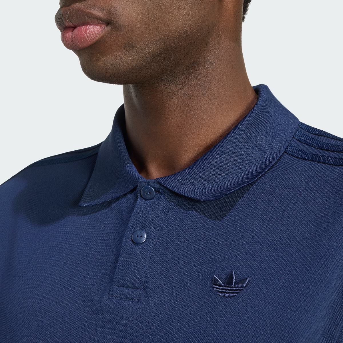Prenda deportiva para hombre color tono neutro - vista 6