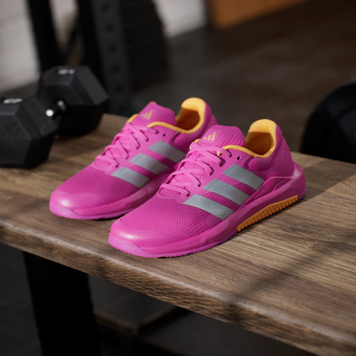 Tenis de entrenamiento para mujer color plateado - vista 4