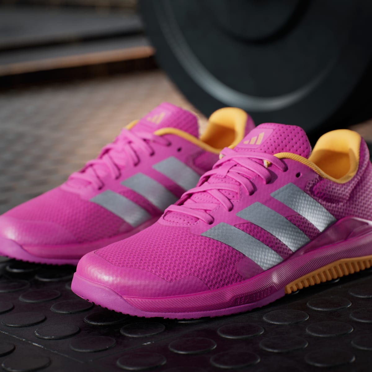 Tenis de entrenamiento para mujer color plateado - vista 8