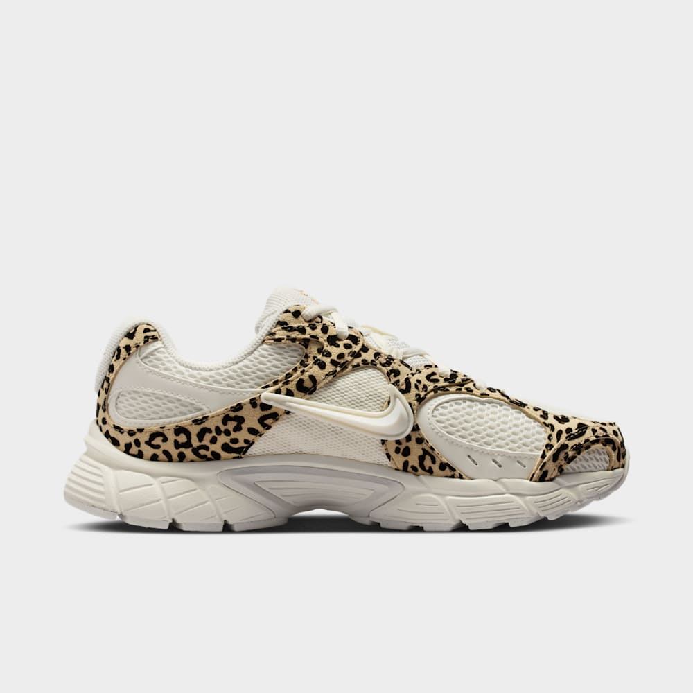 Tenis casual para mujer en blanco · IR5823-133 - vista 3