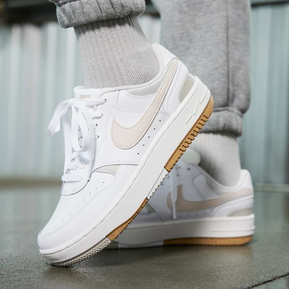 Tenis casual para mujer en blanco · DX9176-103 - vista 10