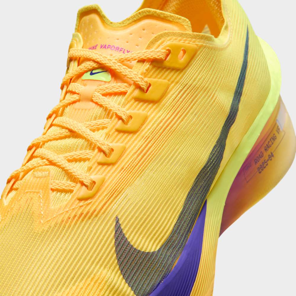 Tenis para correr para mujer en amarillo · HF6412-800 - vista 7