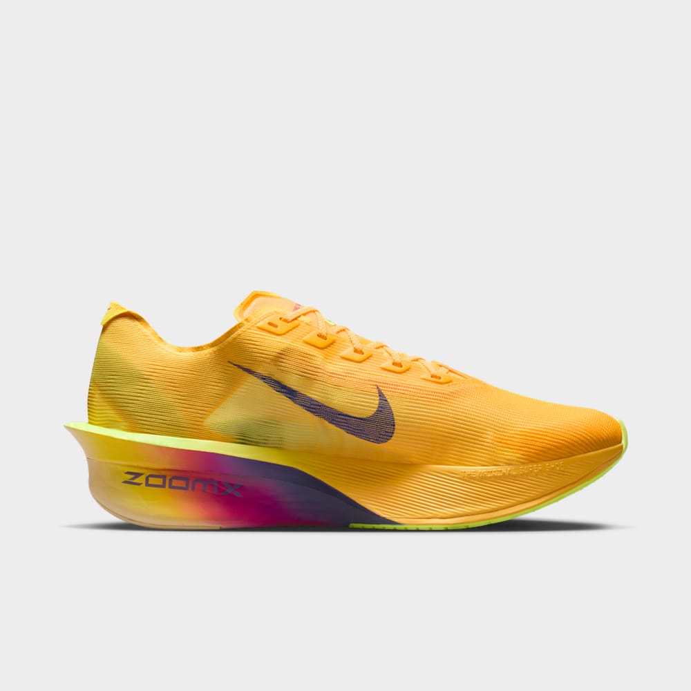 Tenis para correr para hombre en amarillo · HF6414-800 - vista 3