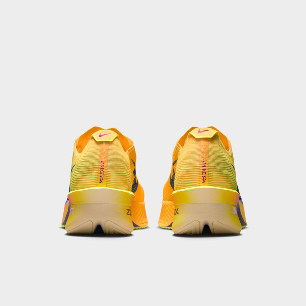 Tenis para correr para hombre en amarillo · HF6414-800 - vista 6