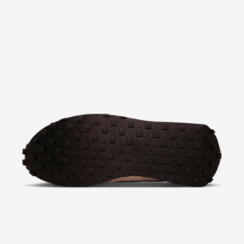 Tenis casual para hombre en marrón · HJ4687-004 - vista 2