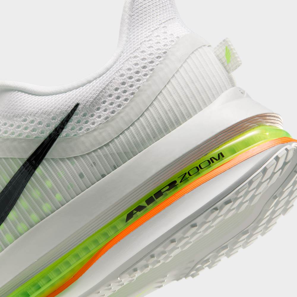 Tenis para correr para hombre en blanco · HQ2592-105 - vista 8