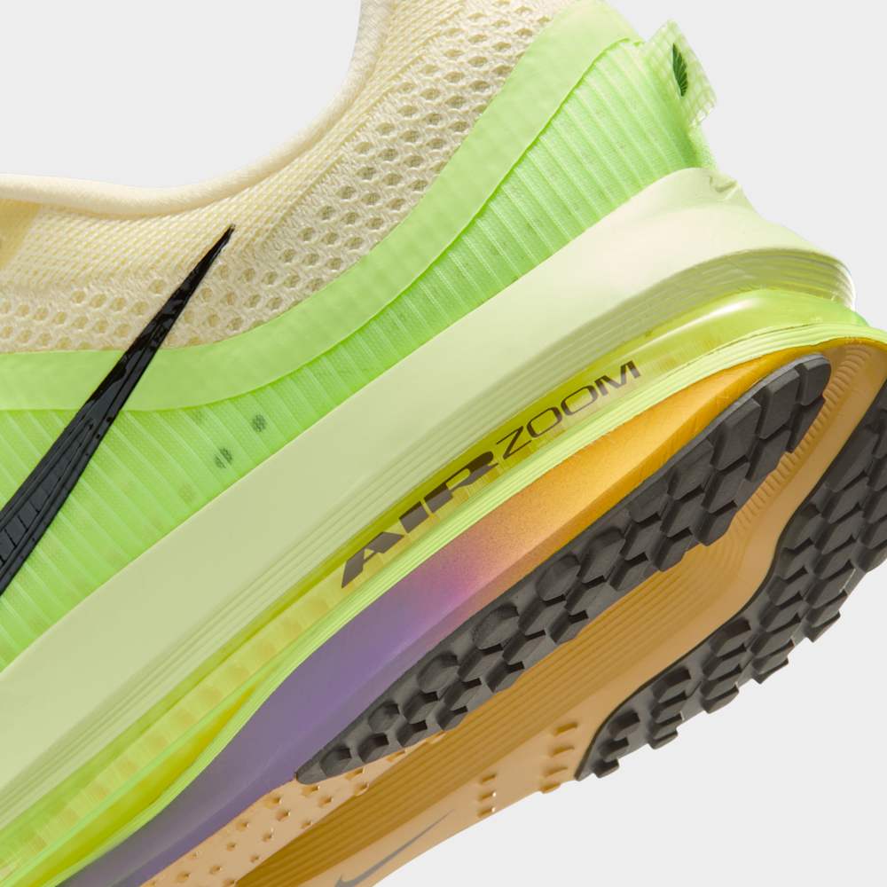 Tenis para correr para hombre en marrón · HQ2592-701 - vista 8