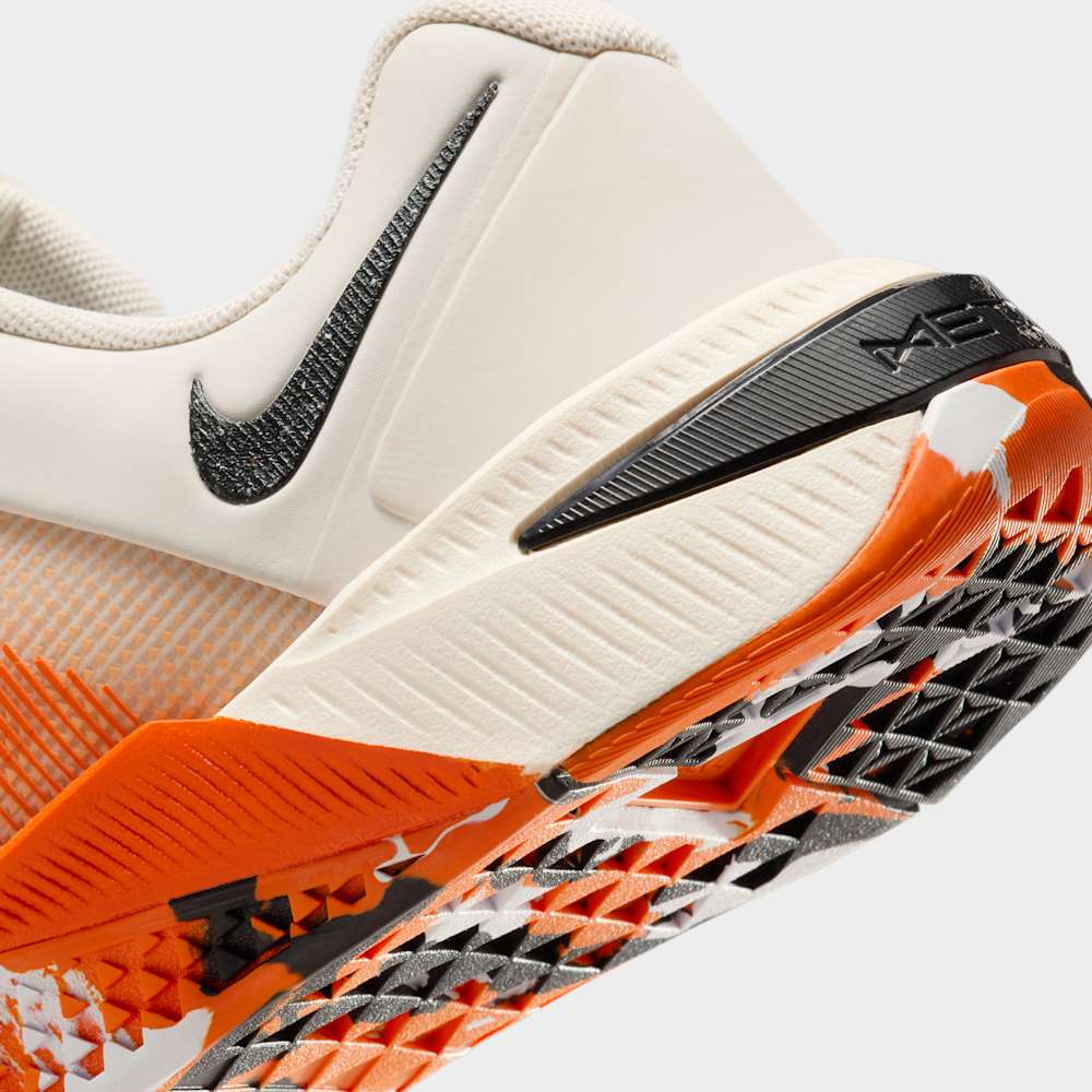 Tenis para entrenamiento para mujer en marrón · HQ2620-002 - vista 8