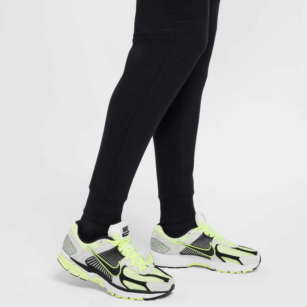 Pantalones y Joggers casual para hombre en negro · HV0959-010 - vista 4