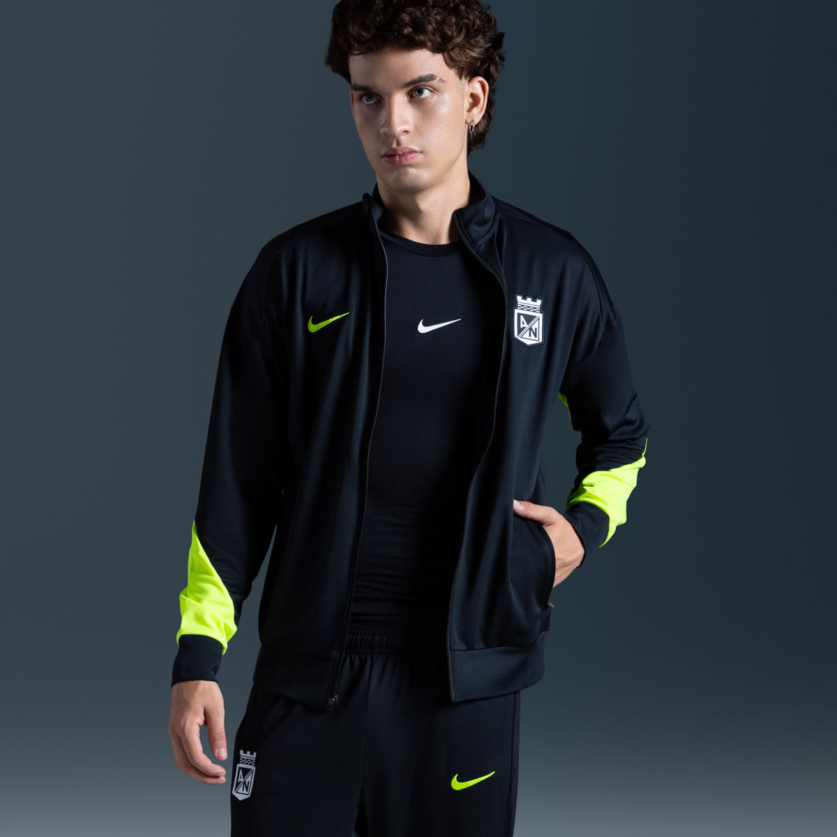 Chaquetas de fútbol para hombre en negro · HV3748-010 - vista 1