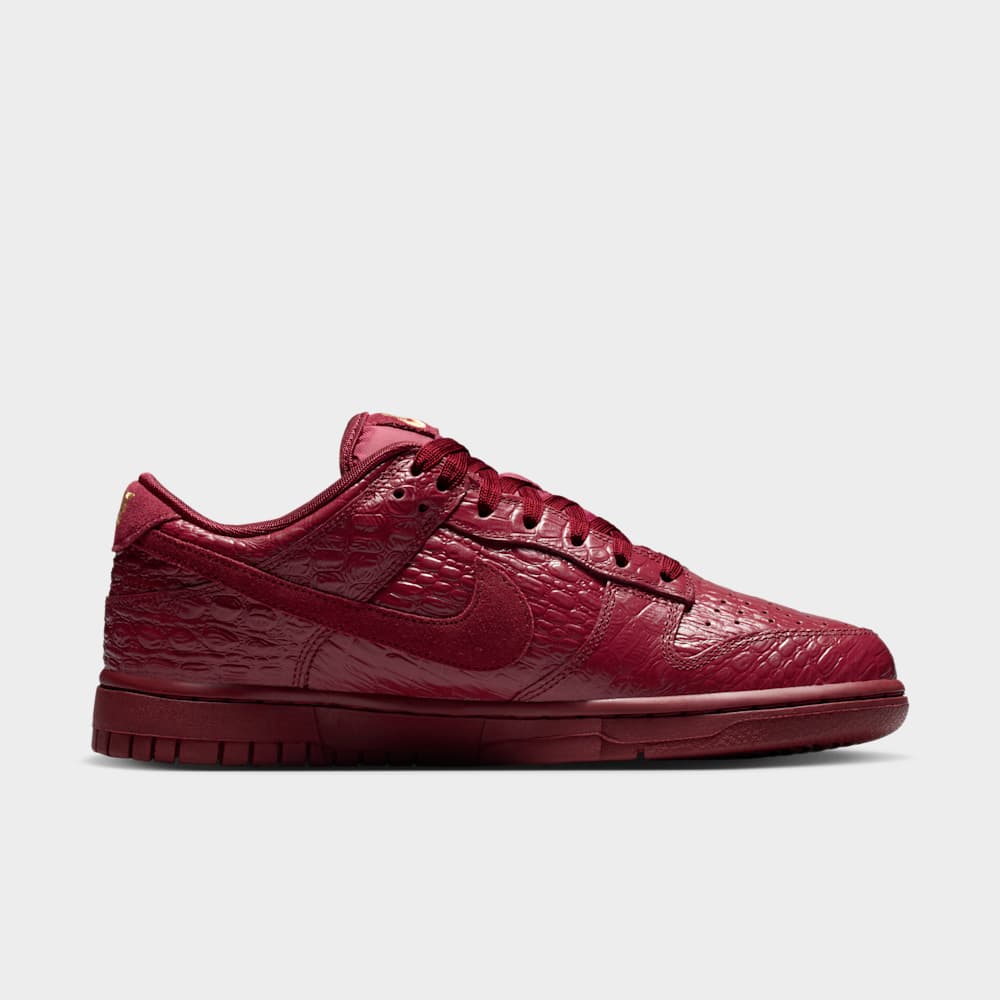 Tenis casual para mujer en rojo · HV4388-600 - vista 3